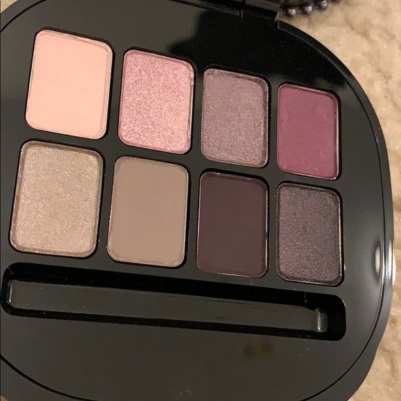 MAC Keepsakes Eye shadow. Plum palette. - Picture 5 of 5